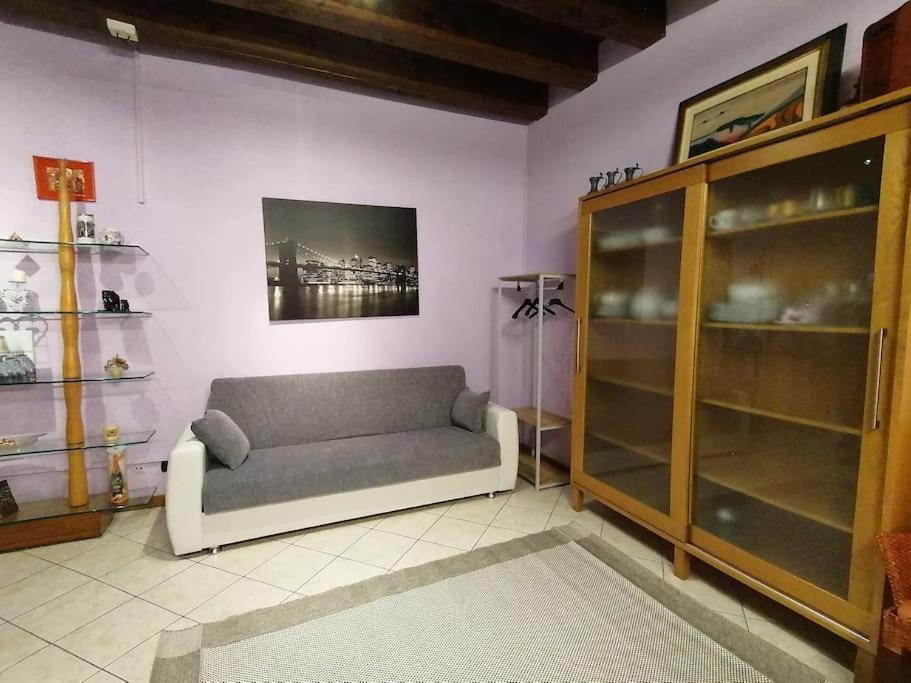 Monolocale In Piazza Isolo Verona Exterior foto